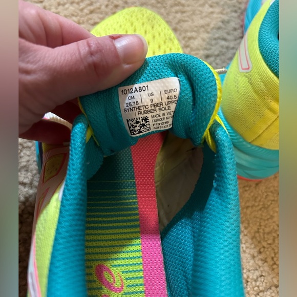 ASICS size 9 women’s NEON - Picture 3 of 7